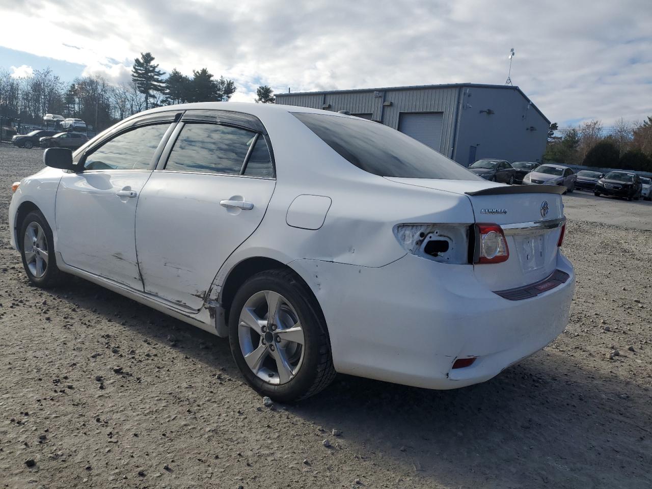 Image 2 of 2013 TOYOTA COROLLA BASE 2013 with VIN 2T1BU4EE8DC998595