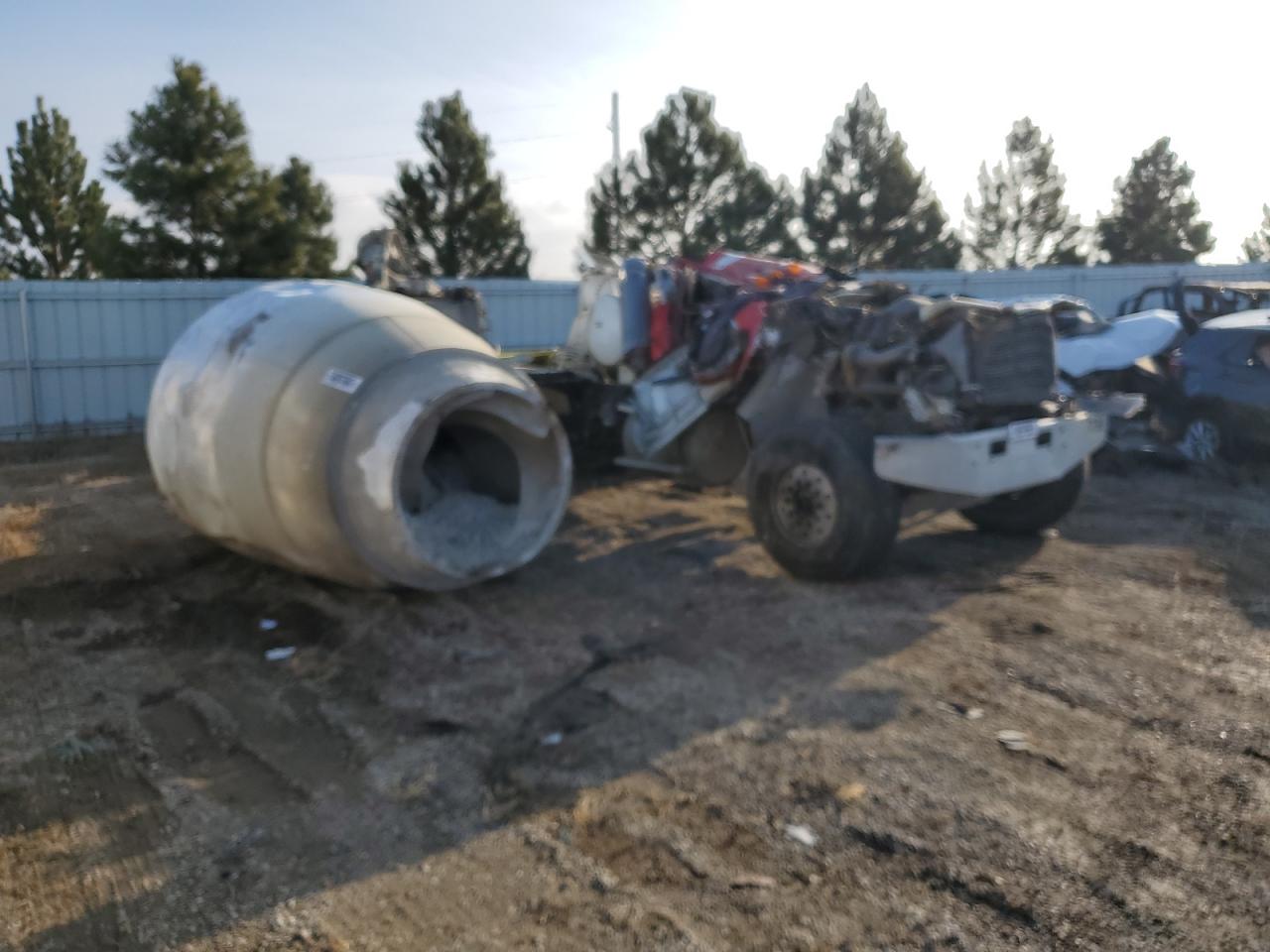 Image 1 of 1999 STERLING TRUCK LT 9511 1999 with VIN 2FZNNWDB6XAF35215