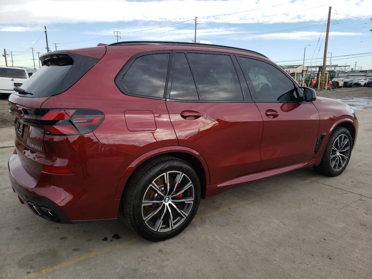 Изображение 3 2024 BMW X5 M60I 2024 с VIN 5UX33EU08R9S91219
