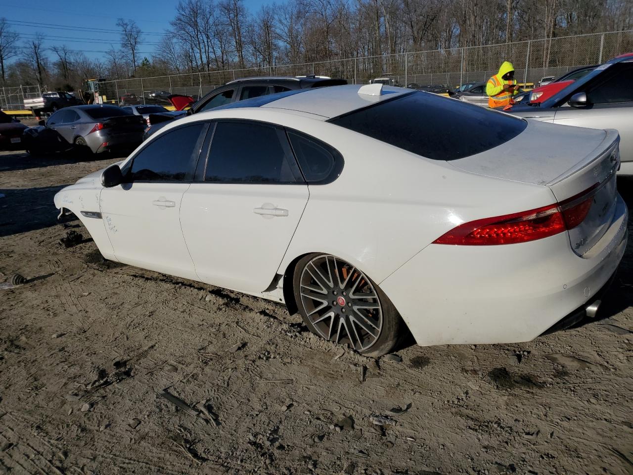Image 2 of 2016 JAGUAR XF R - SPORT 2016 with VIN SAJBL4BV4GCY13822