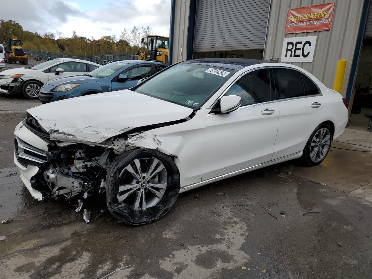 Image 1 of Mercedes-Benz C 300 4Matic 2018 with VIN 55SWF4KB3JU263793