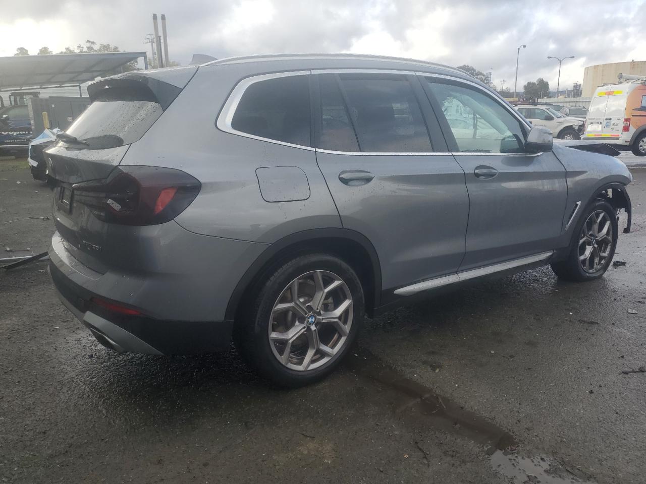 Obraz 3 z 2023 BMW X3 XDRIVE30I 2023 z VIN 5UX53DP01P9S19984