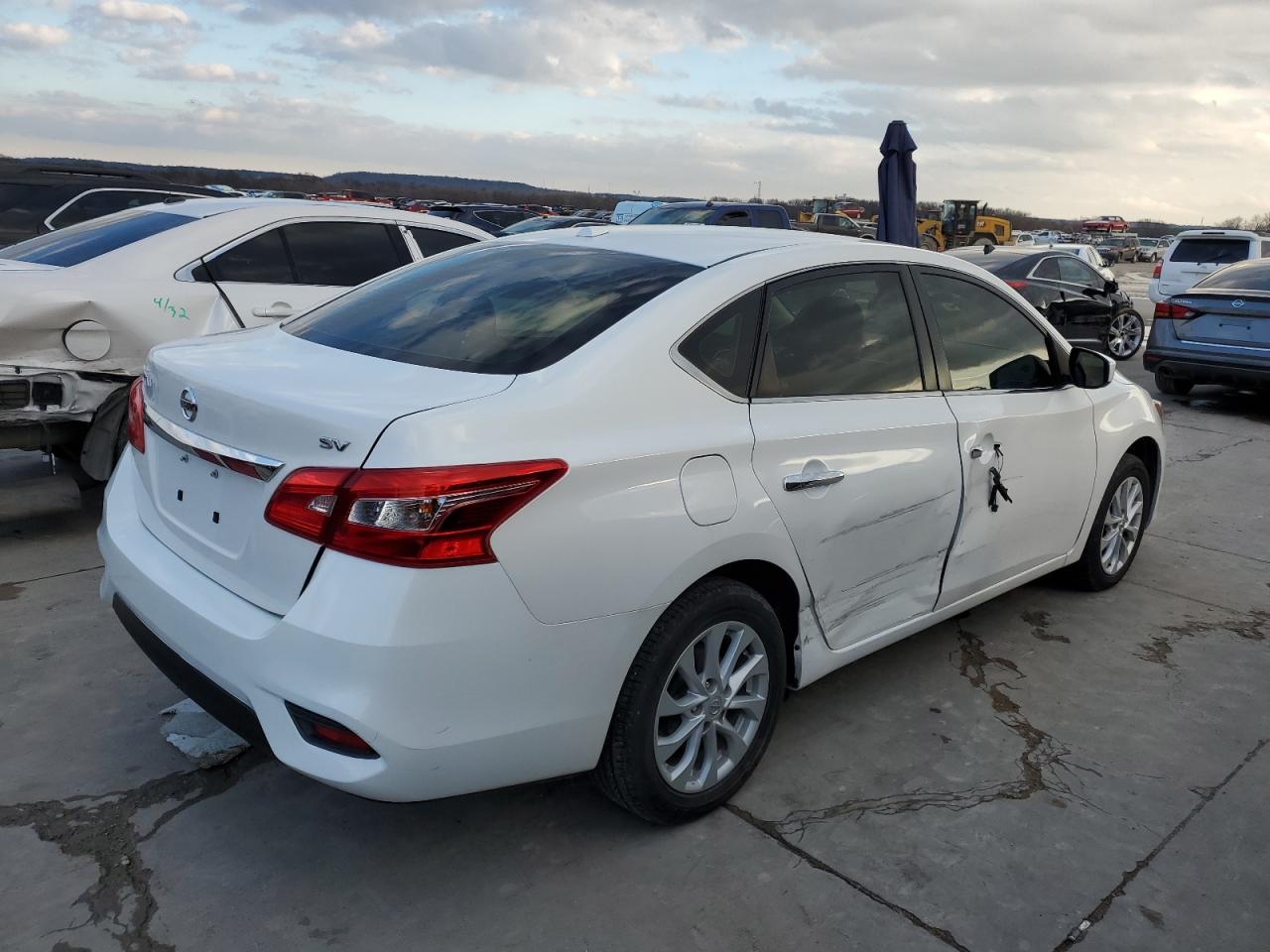 Obraz 3 z 2019 NISSAN SENTRA S 2019 z VIN 3N1AB7AP4KL604226