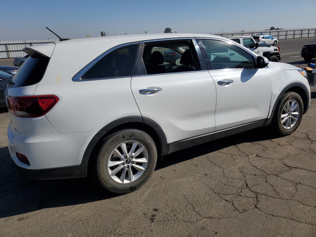 Изображение 3 2019 KIA SORENTO L 2019 с VIN 5XYPG4A37KG530957