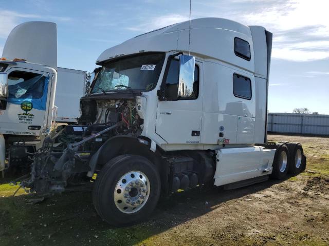 Изображение 2 2023 VOLVO VN VNL 2023 с VIN 4V4NC9EJ9PN307493