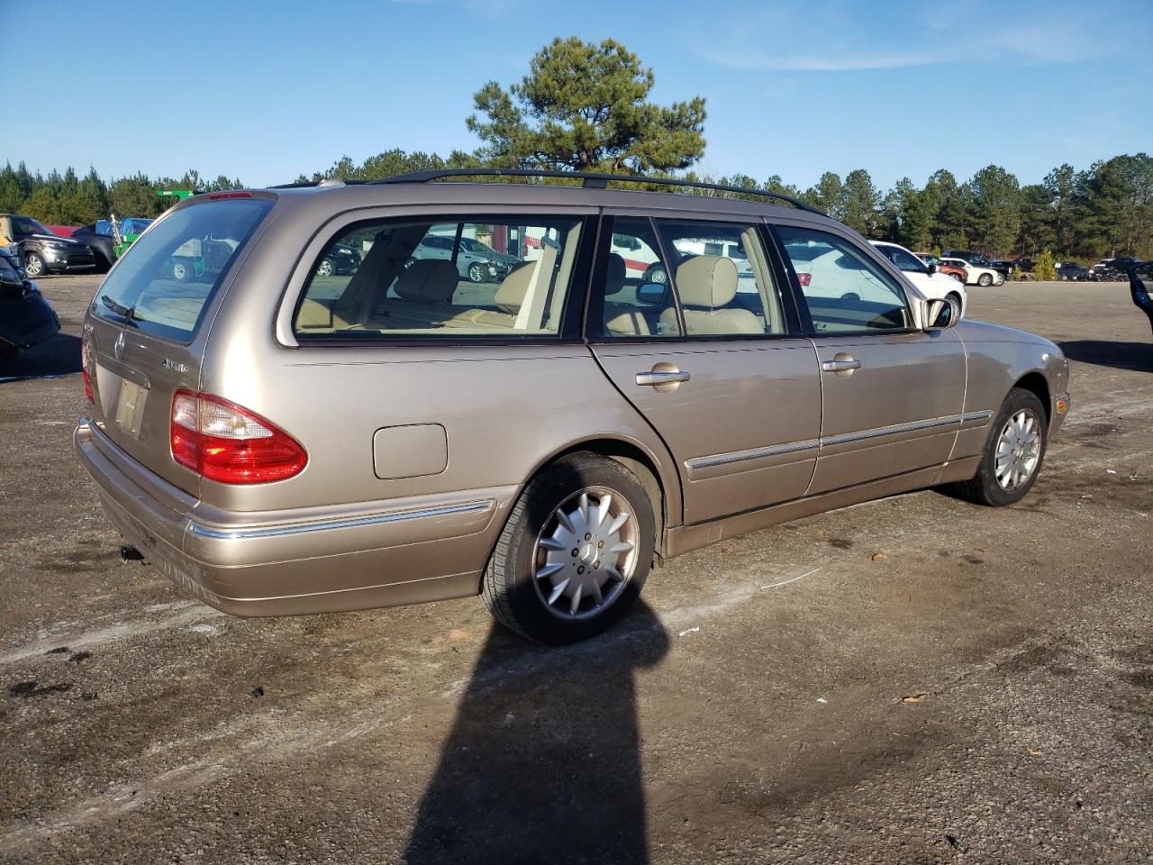 Image 3 of 2000 MERCEDES-BENZ E 320 4MATIC 2000 with VIN WDBJH82J1YX033026