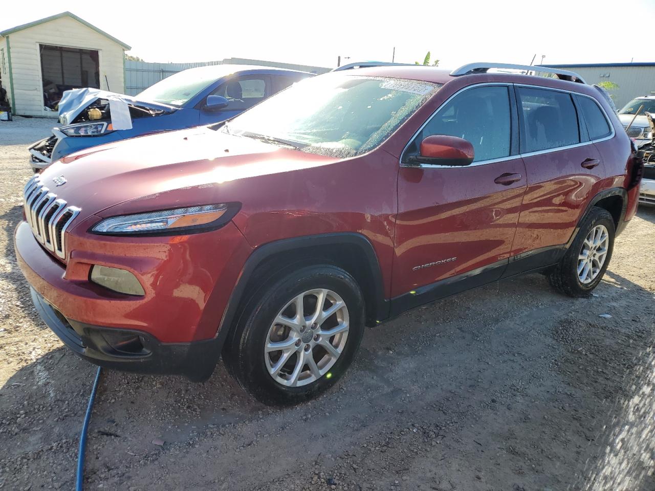 Изображение 1 2017 JEEP CHEROKEE LATITUDE 2017 с VIN 1C4PJMCS2HW503750