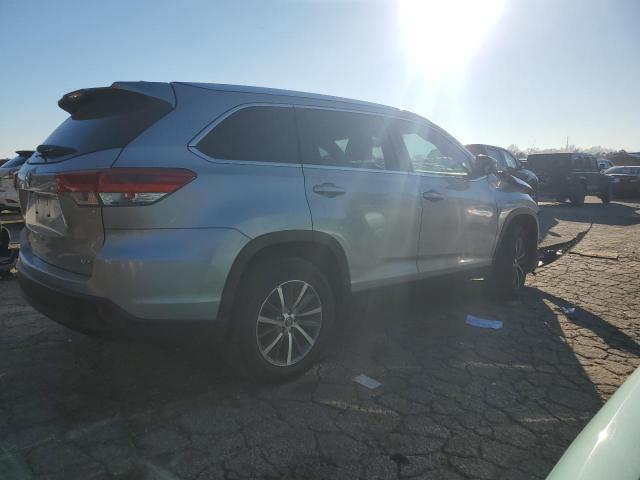 Obraz 3 z 2019 TOYOTA HIGHLANDER SE 2019 z VIN 5TDKZRFH1KS557516