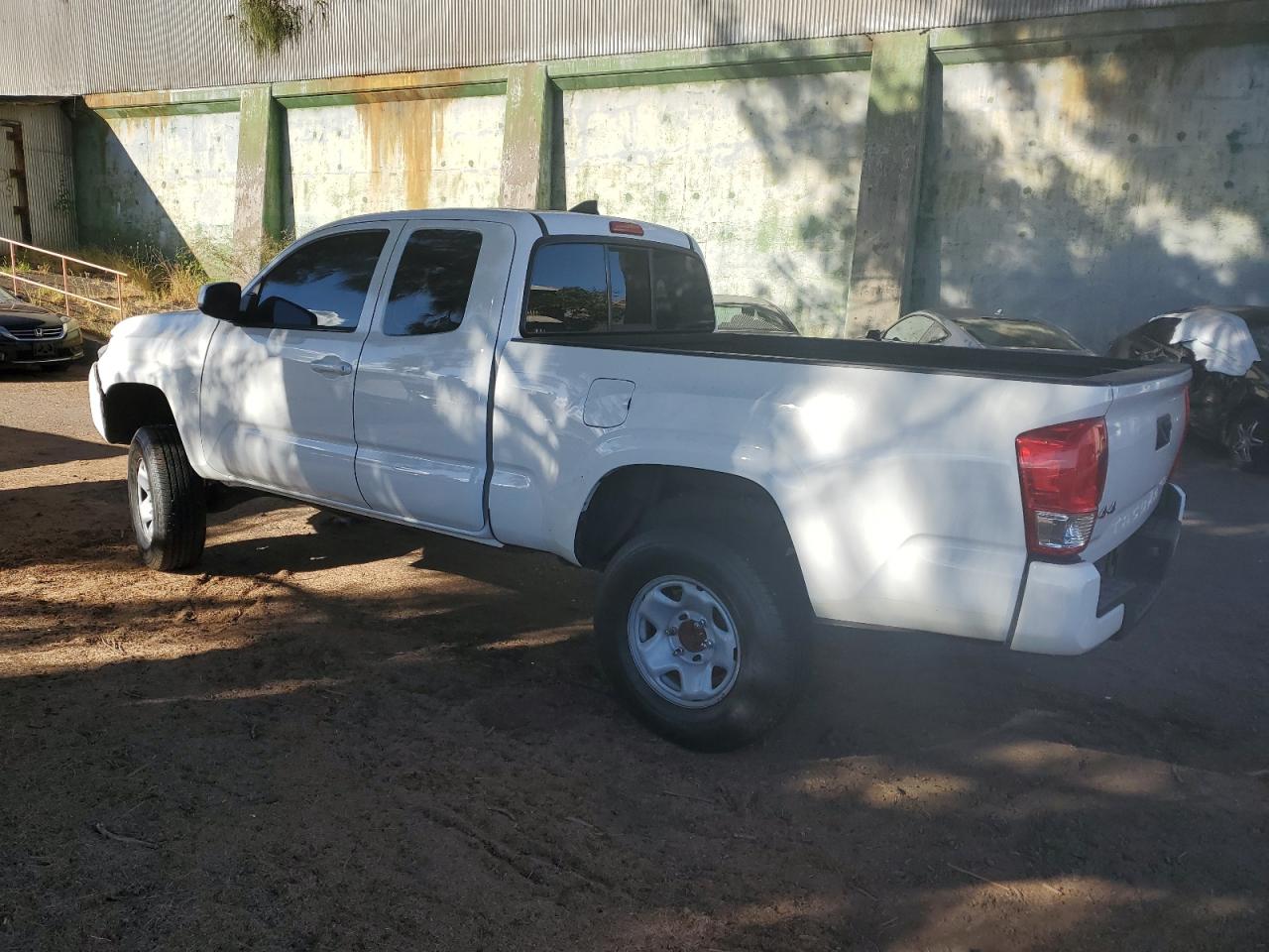 Изображение 2 2017 TOYOTA TACOMA ACCESS CAB 2017 с VIN 5TFSX5EN3HX052103