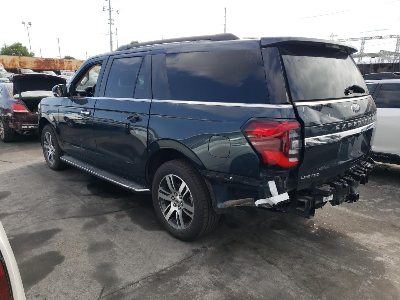 Image 2 of 2022 FORD EXPEDITION MAX LIMITED 2022 with VIN 1FMJK1KT0NEA41696