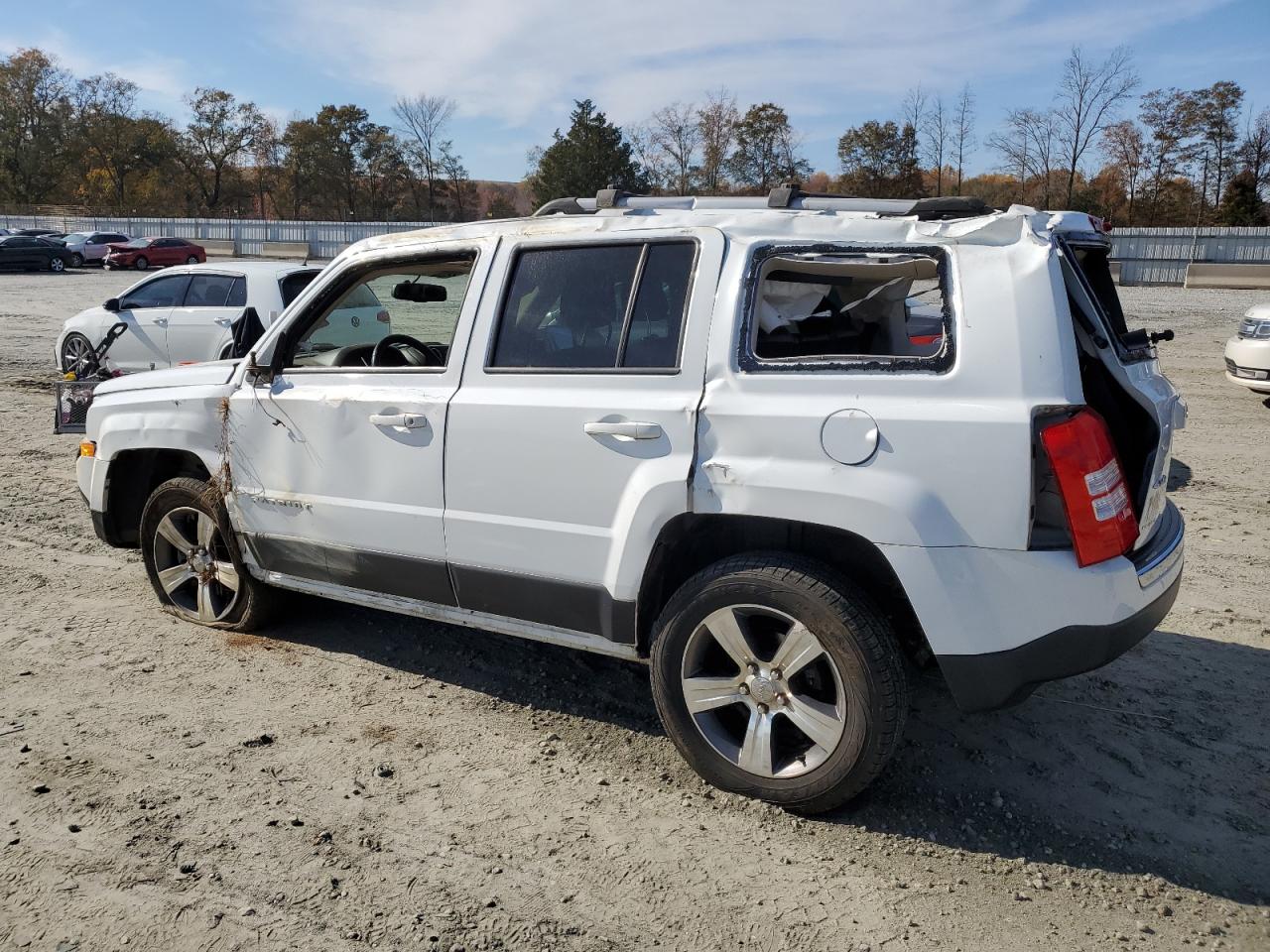 Изображение 2 2017 JEEP PATRIOT LATITUDE 2017 с VIN 1C4NJRFB9HD129665