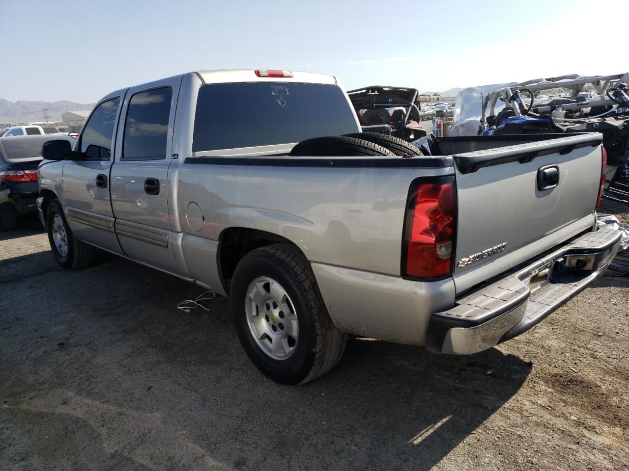 Image 2 of 2007 CHEVROLET SILVERADO C1500 CLASSIC CREW CAB 2007 with VIN 2GCEC13V971181723