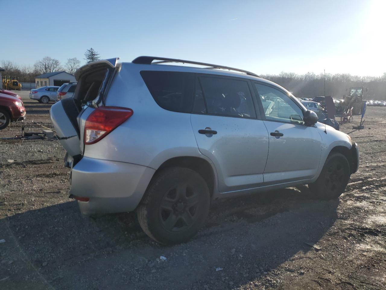 Изображение 3 2006 TOYOTA RAV4  2006 с VIN JTMBD33V266015630