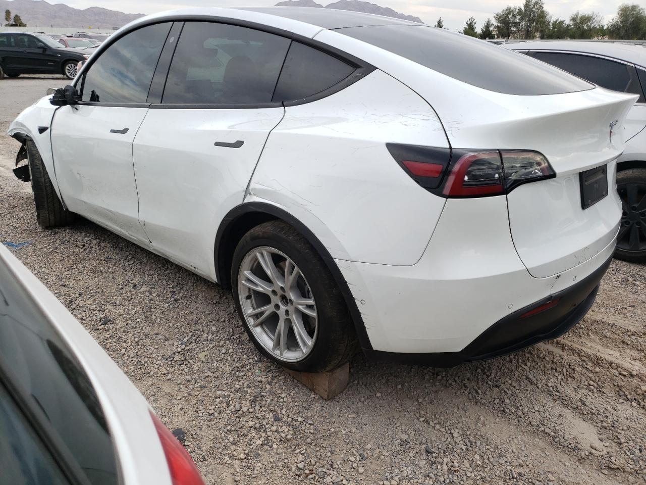 Image 2 of 2020 TESLA MODEL Y  2020 with VIN 5YJYGDEE4LF010157