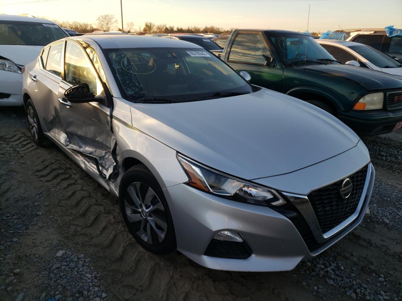 Image 1 of 2020 NISSAN ALTIMA S 2020 with VIN 1N4BL4BV6LC251615