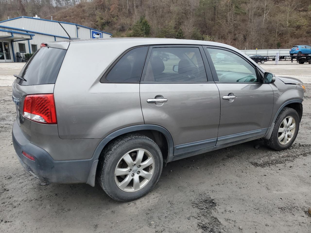 Изображение 3 2013 KIA SORENTO LX 2013 с VIN 5XYKT3A11DG373444
