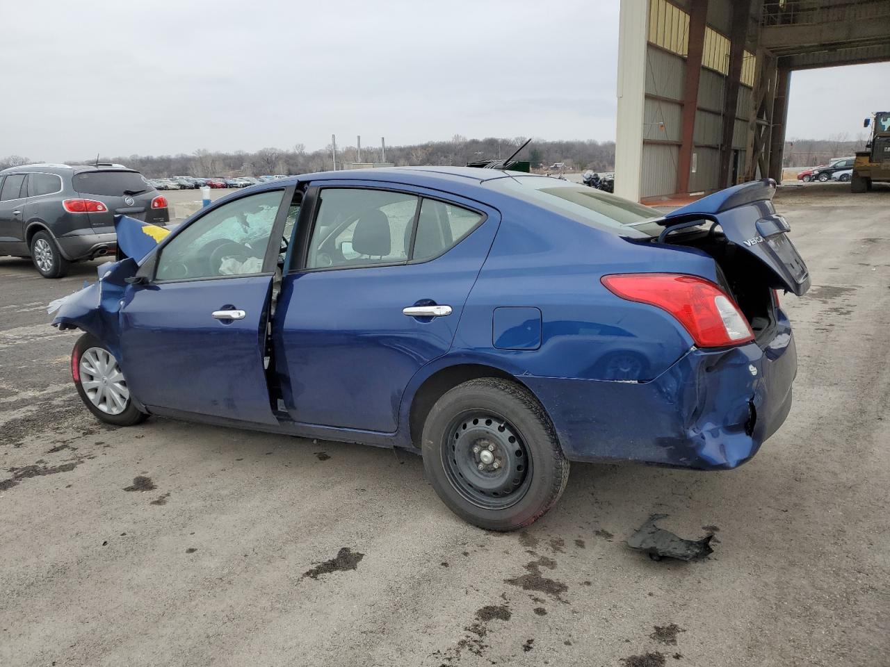 Изображение 2 2018 NISSAN VERSA S 2018 с VIN 3N1CN7AP1JL809579