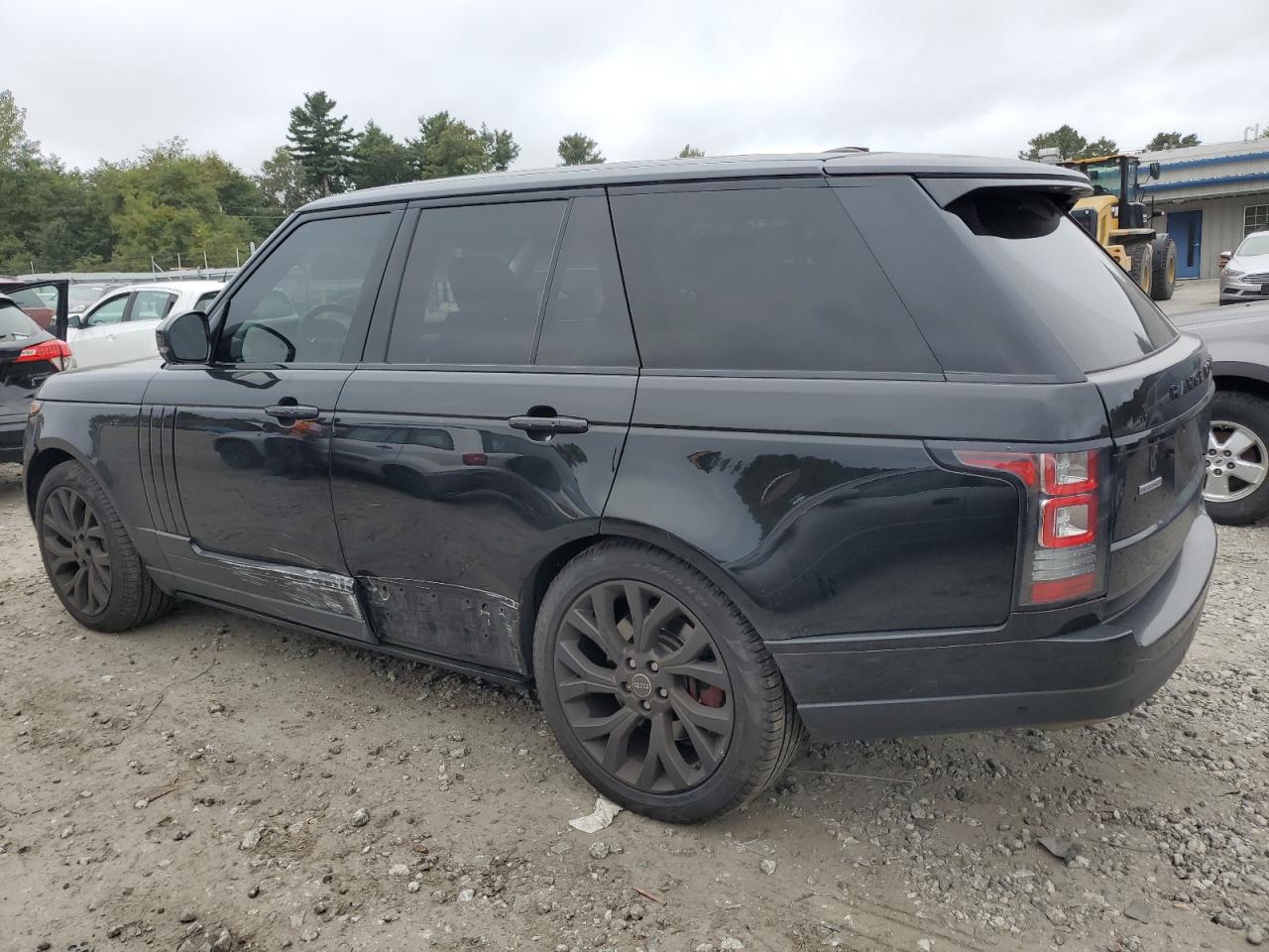Image 2 of 2015 LAND ROVER RANGE ROVER SUPERCHARGED 2015 with VIN SALGS2TF0FA210761