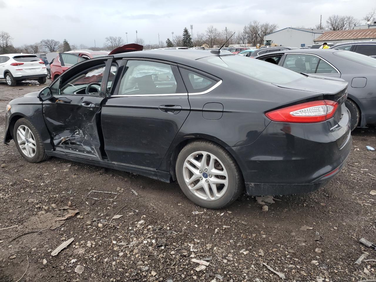 Image 2 of 2016 FORD FUSION SE 2016 with VIN 1FA6P0H78G5100258