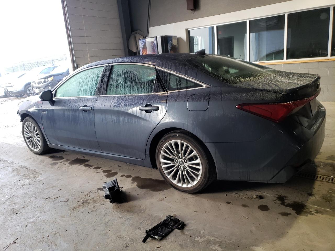 Image 2 of 2019 TOYOTA AVALON XLE 2019 with VIN 4T1B21FB8KU006752