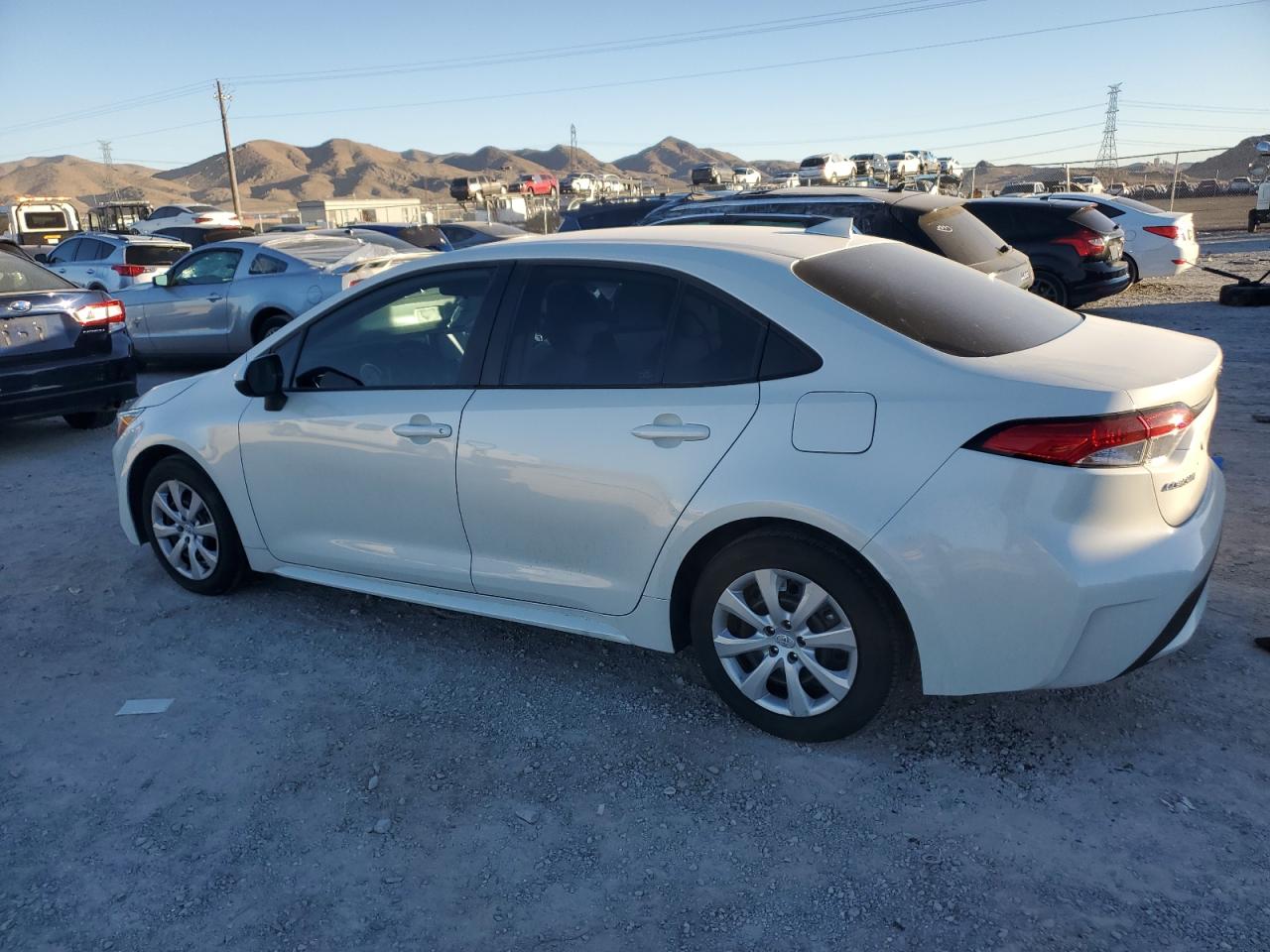 Изображение 2 2020 TOYOTA COROLLA LE 2020 с VIN 5YFEPRAE8LP065754