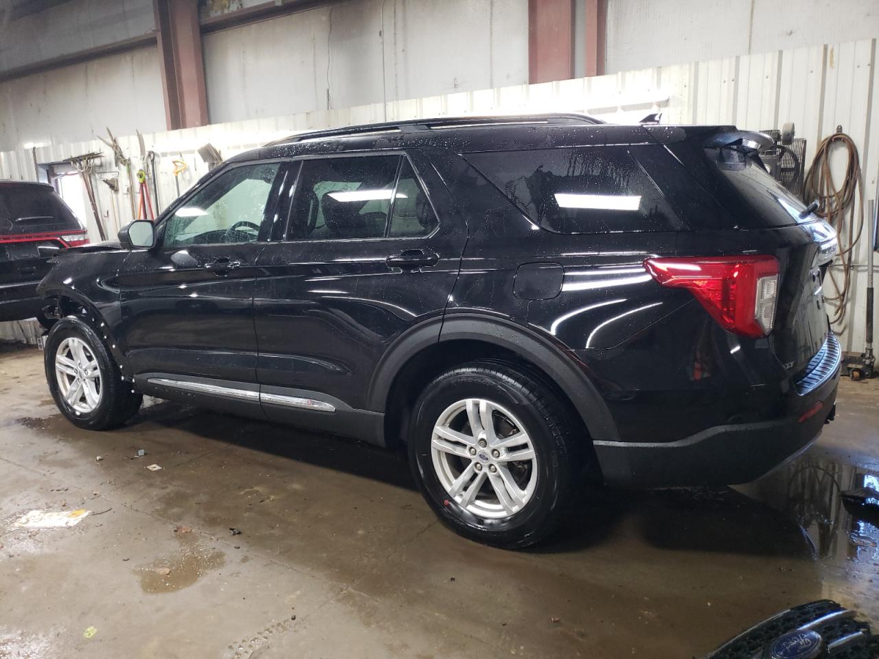 Изображение 2 2020 FORD EXPLORER XLT 2020 с VIN 1FMSK8DH9LGC76573