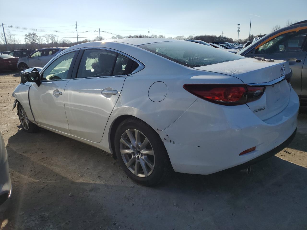 Obraz 2 z 2016 MAZDA 6 SPORT 2016 z VIN JM1GJ1U54G1405595
