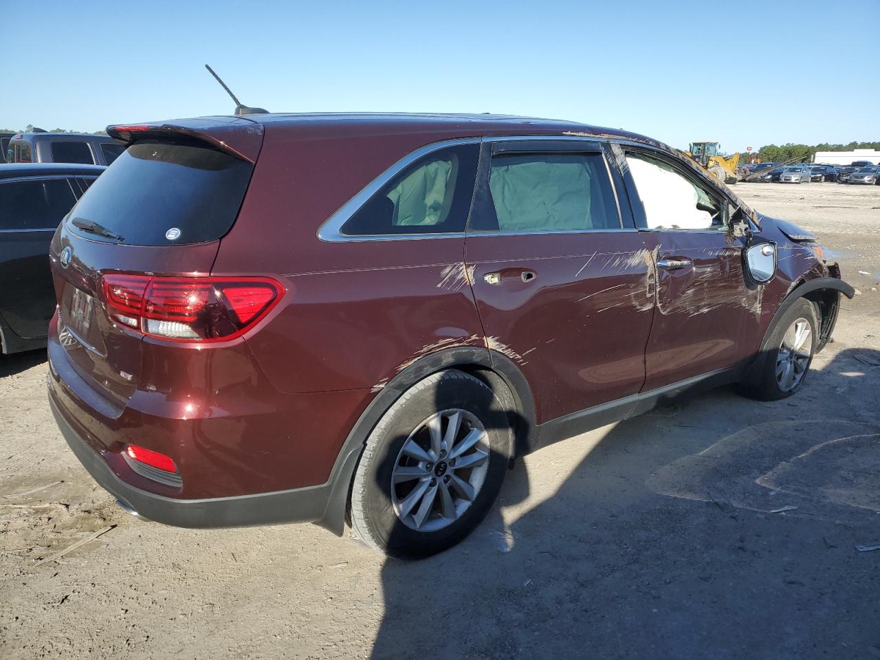 Image 3 of 2019 KIA SORENTO L 2019 with VIN 5XYPG4A32KG541722