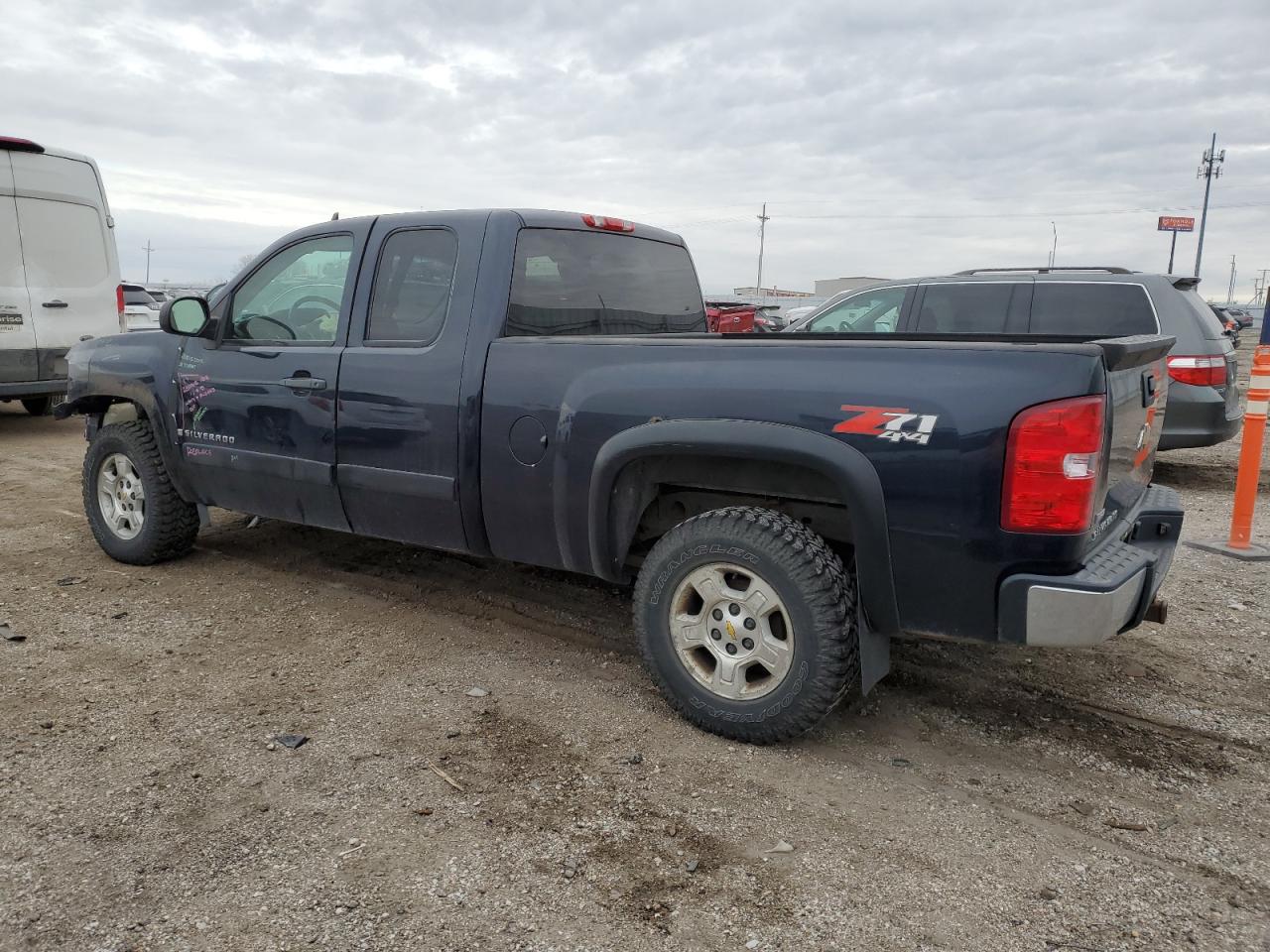 Obraz 2 z 2007 CHEVROLET SILVERADO K1500 2007 z VIN 1GCEK19027Z597411