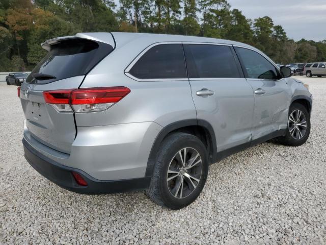 Image 3 of 2019 TOYOTA HIGHLANDER LE 2019 with VIN 5TDZARFHXKS052984