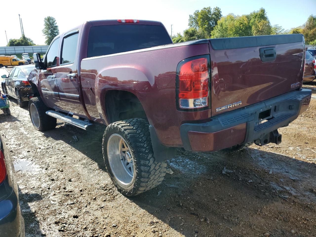 Obraz 2 z 2013 GMC SIERRA K2500 DENALI 2013 z VIN 1GT125E80DF144287