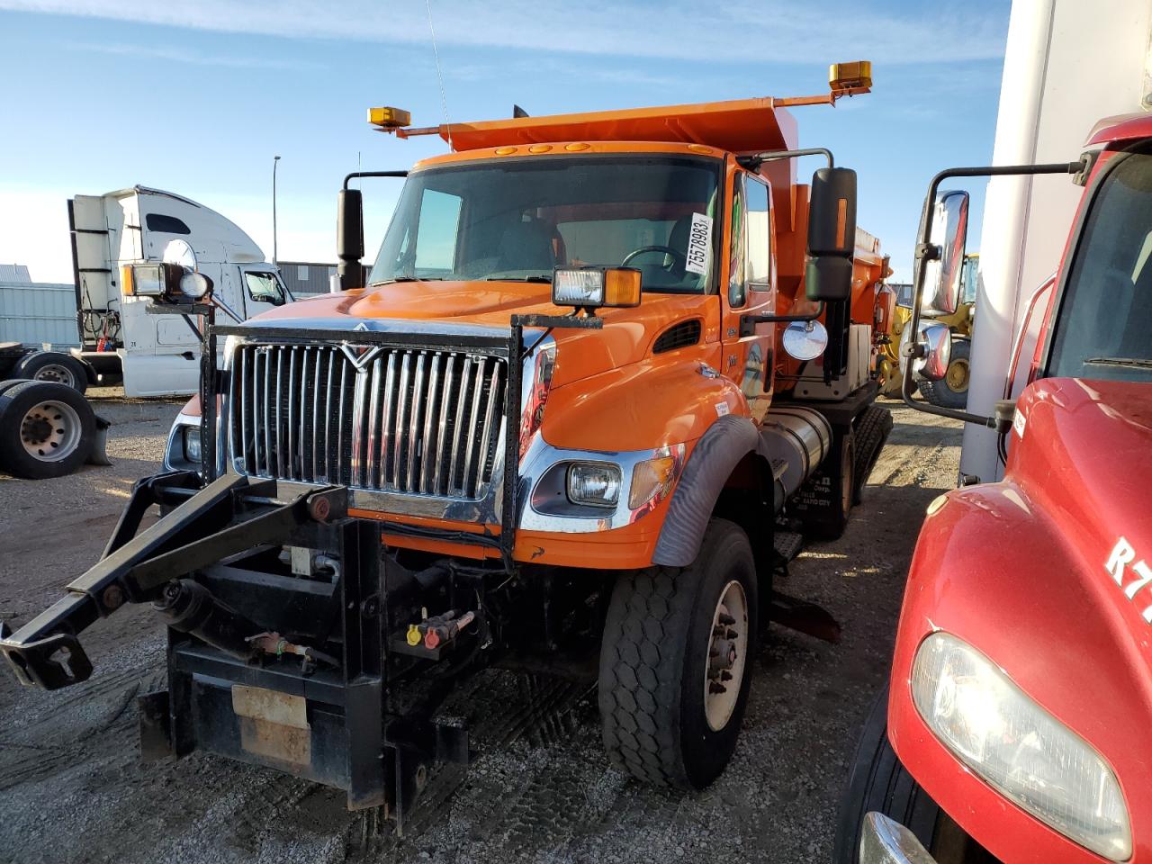 Image 2 of 2006 INTERNATIONAL 7000 7600 2006 with VIN 1HTWXAHT06J218911