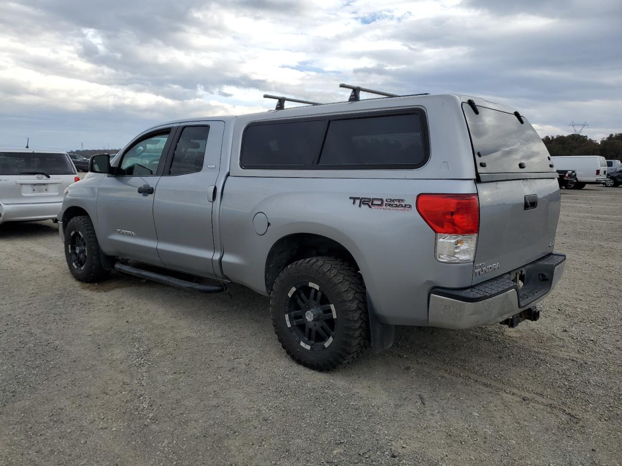 Obraz 2 z 2011 TOYOTA TUNDRA DOUBLE CAB SR5 2011 z VIN 5TFUM5F15BX023271