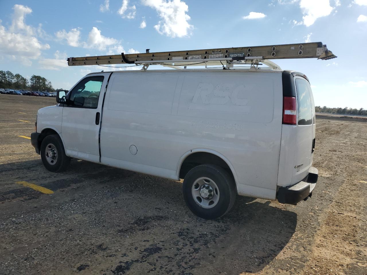 Image 2 of 2018 CHEVROLET EXPRESS G2500  2018 with VIN 1GCWGAFP3J1309280