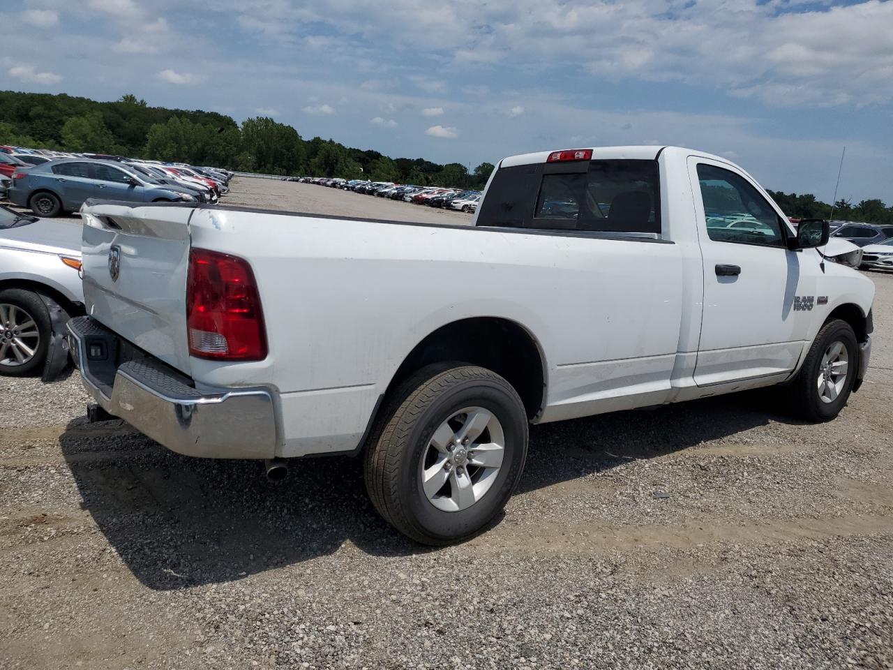 Изображение 3 2016 RAM 1500 ST 2016 с VIN 3C6JR6DT6GG255881