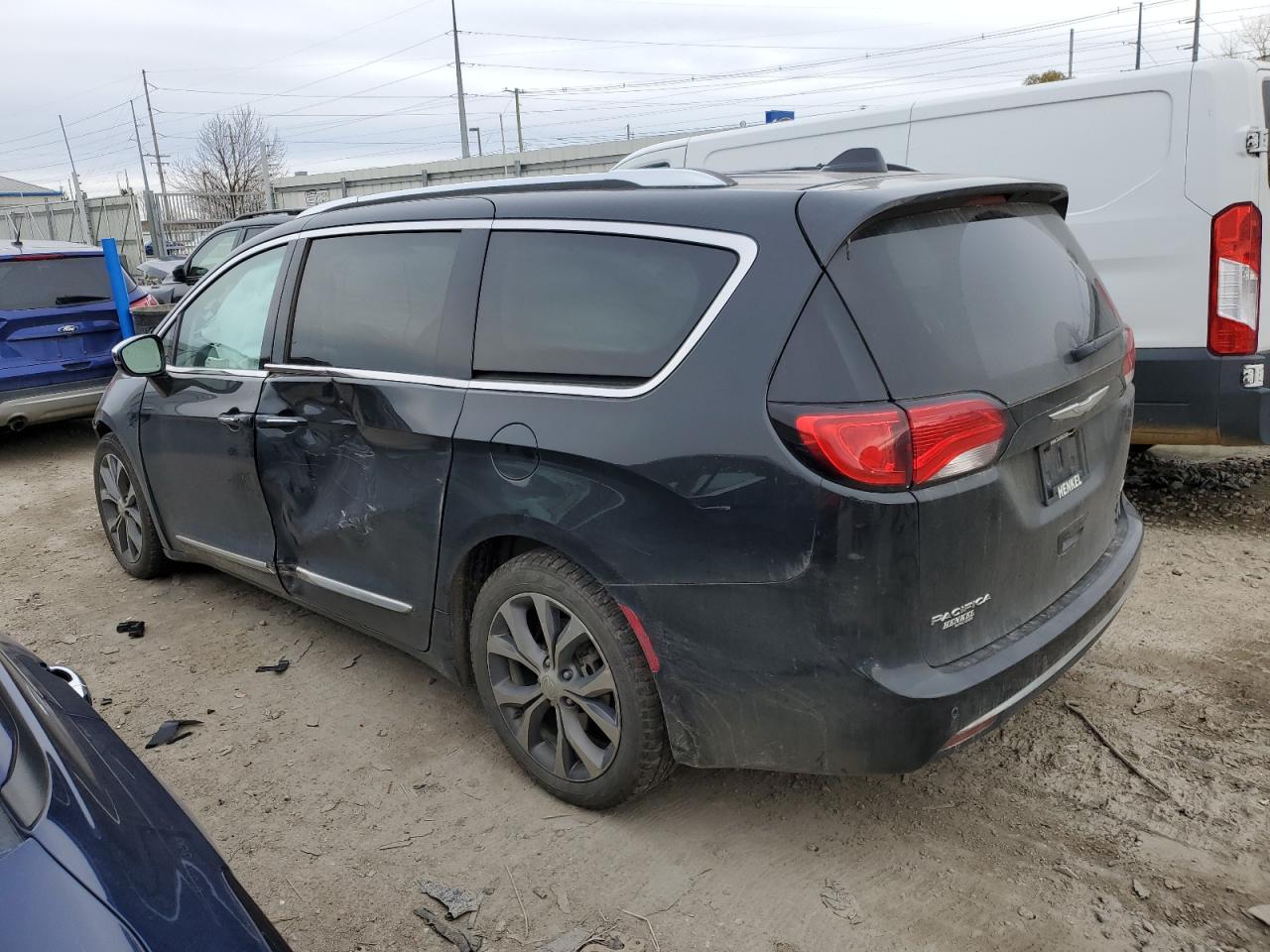Изображение 2 2017 CHRYSLER PACIFICA LIMITED 2017 с VIN 2C4RC1GG9HR616157