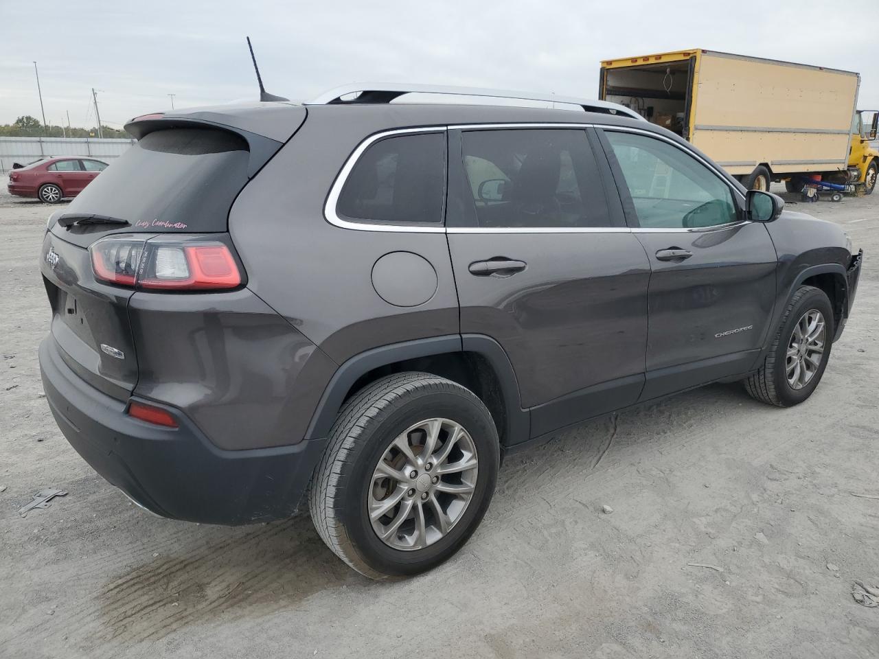 Image 3 of 2019 JEEP CHEROKEE LATITUDE PLUS 2019 with VIN 1C4PJMLX9KD311594