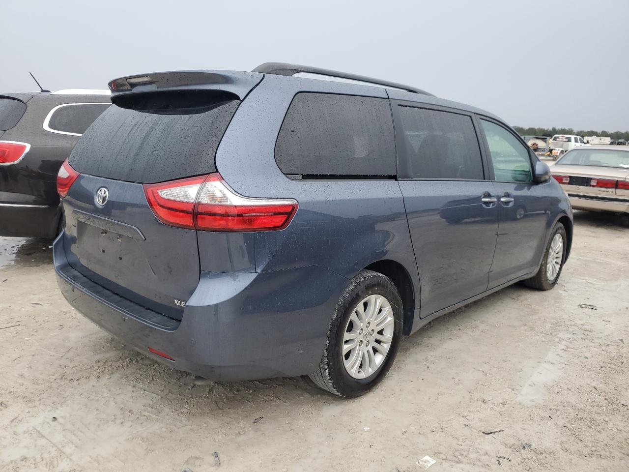Изображение 3 2015 TOYOTA SIENNA XLE 2015 с VIN 5TDYK3DCXFS598669