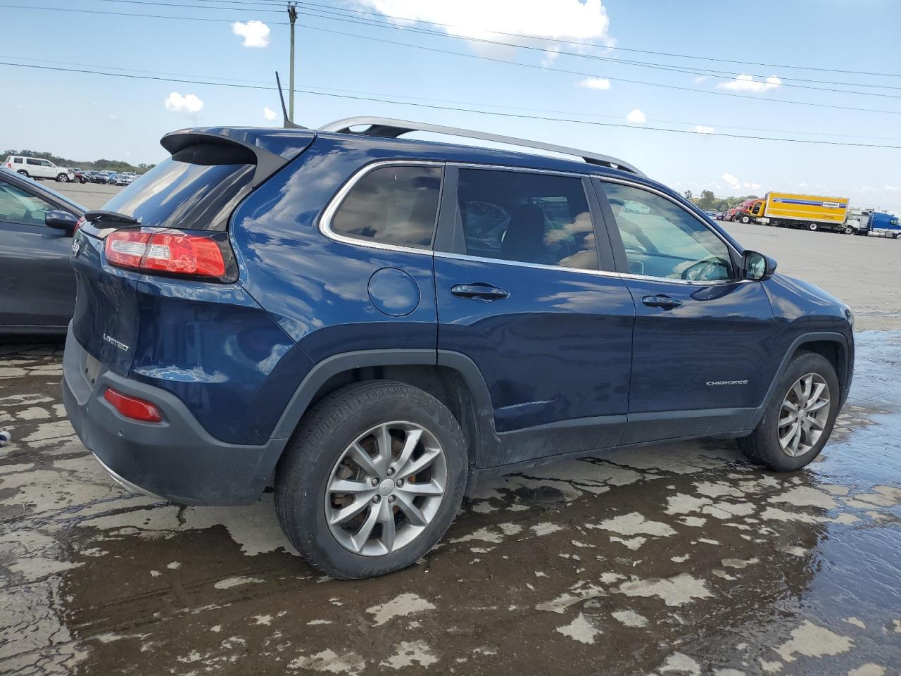 Image 3 of 2018 JEEP CHEROKEE LIMITED 2018 with VIN 1C4PJMDX3JD585872