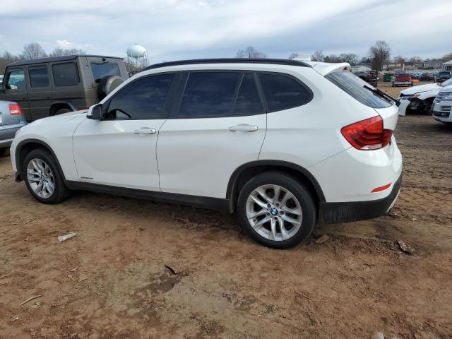 Obraz 2 z 2015 BMW X1 XDRIVE28I 2015 z VIN WBAVL1C5XFVY40287