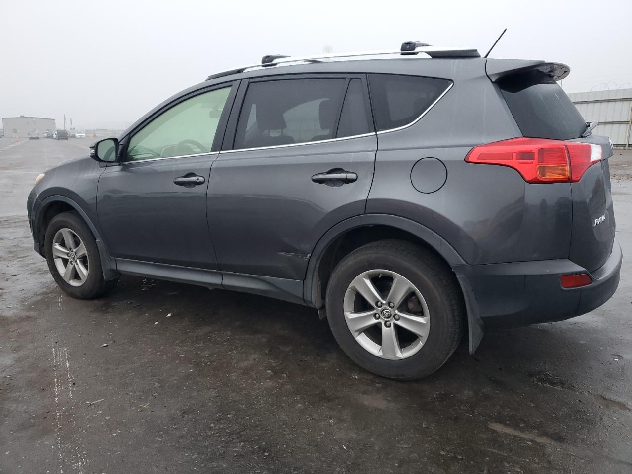 Изображение 2 2015 TOYOTA RAV4 XLE 2015 с VIN JTMWFREV0FD065871