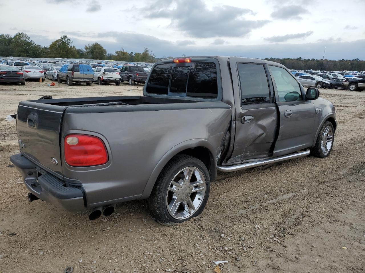 Image 3 of 2002 FORD F150 SUPERCREW HARLEY DAVIDSON 2002 with VIN 1FTRW07332KD44872