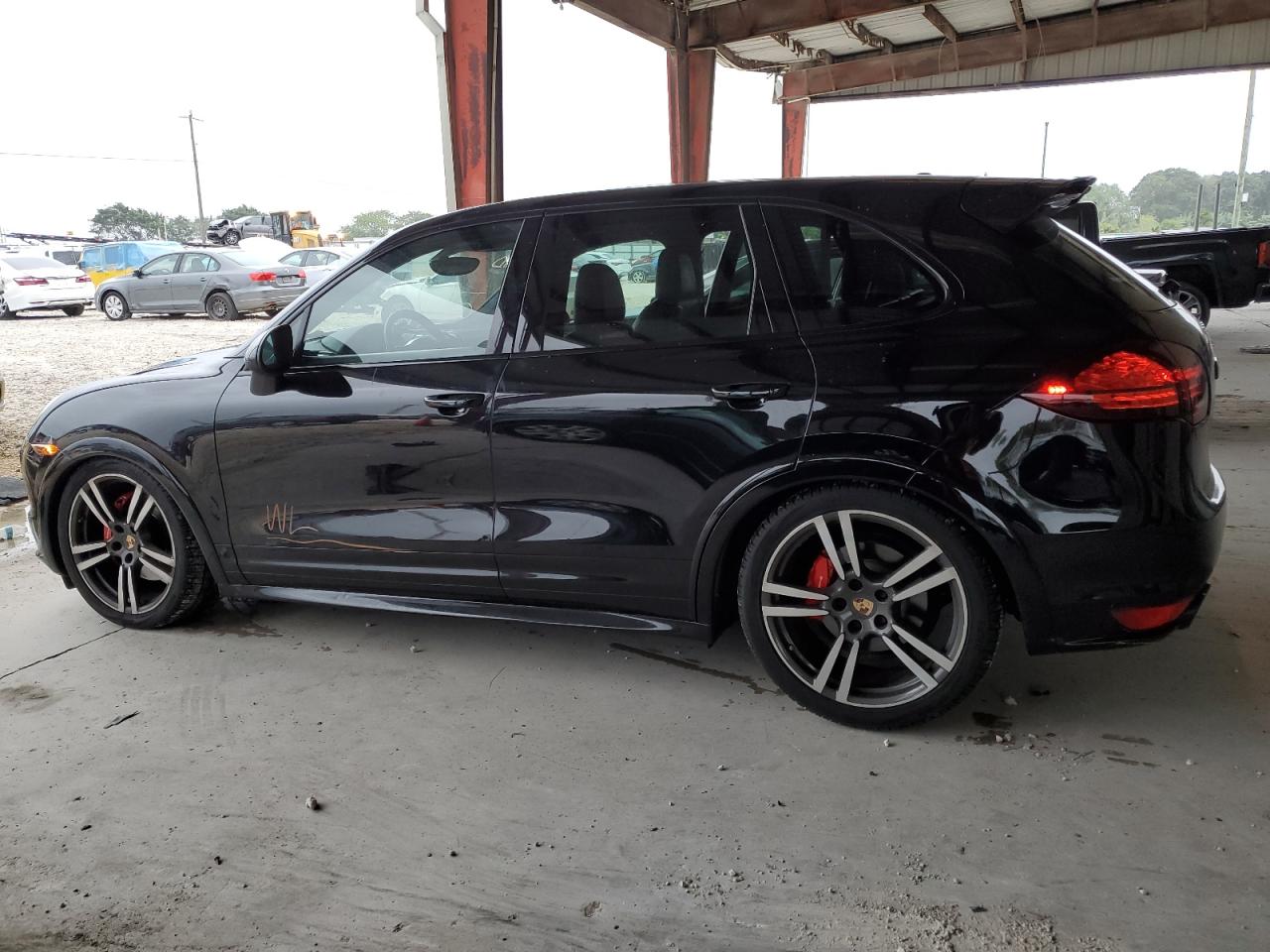 Image 2 of 2014 PORSCHE CAYENNE GTS 2014 with VIN WP1AD2A2XELA75393