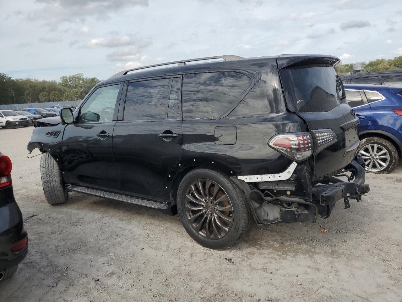 Image 2 of 2015 INFINITI QX80  2015 with VIN JN8AZ2NE7F9082568