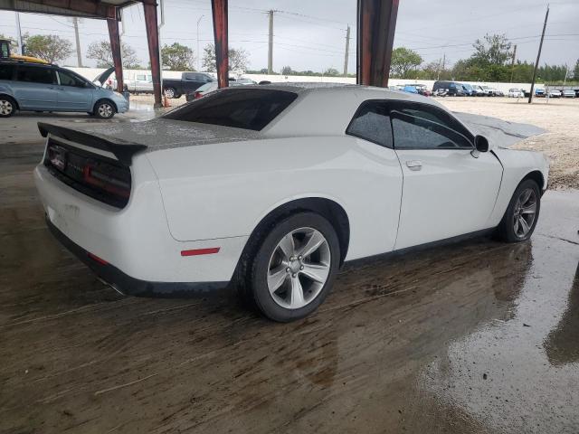 Obraz 3 z 2018 DODGE CHALLENGER SXT 2018 z VIN 2C3CDZAG8JH317737