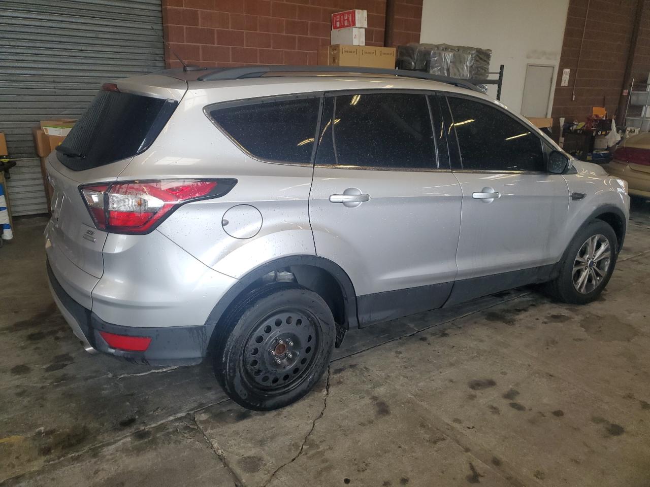 Image 3 of 2017 FORD ESCAPE SE 2017 with VIN 1FMCU0GD5HUB30477