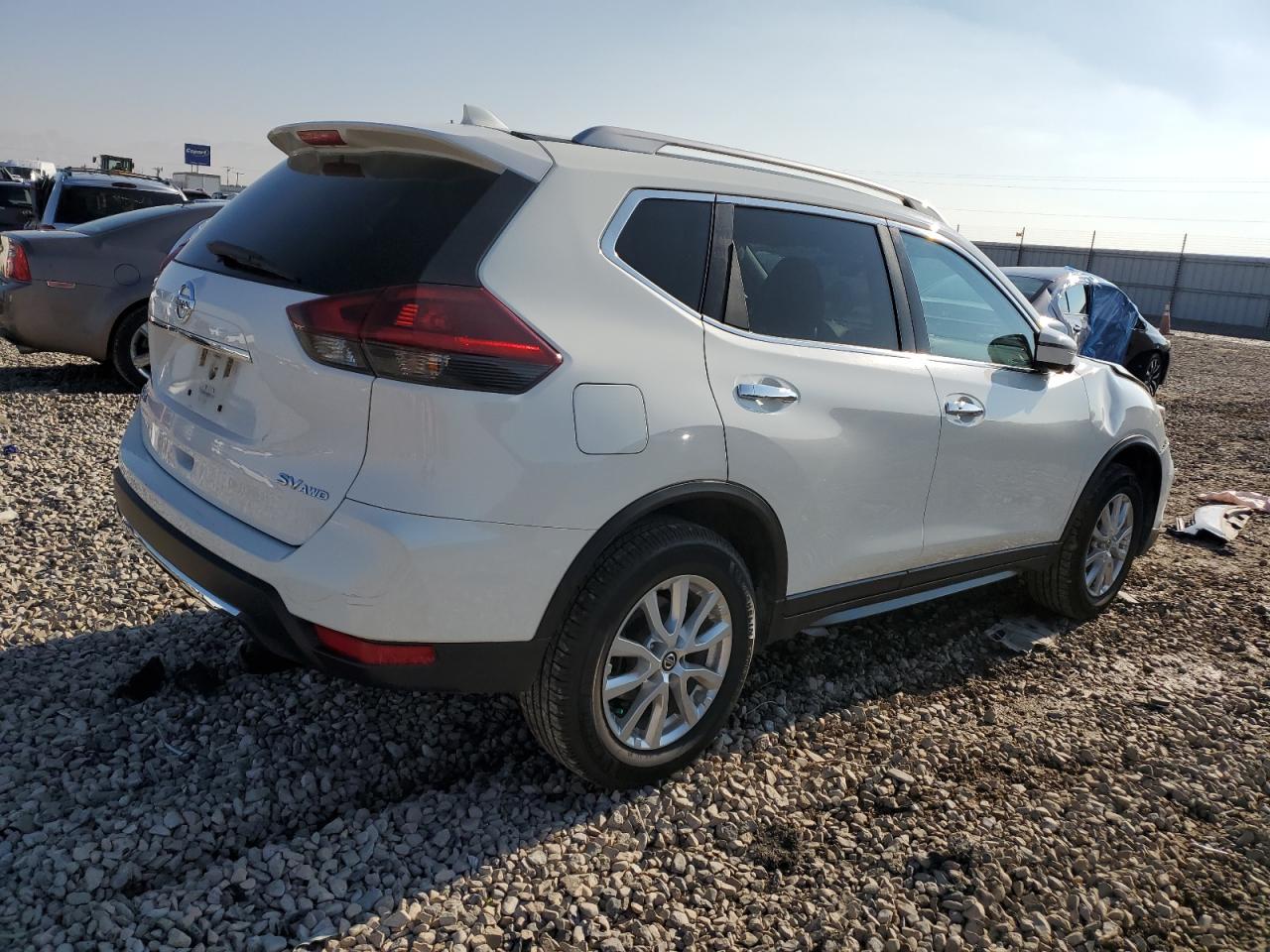 Obraz 3 z 2018 NISSAN ROGUE S 2018 z VIN 5N1AT2MV1JC788067