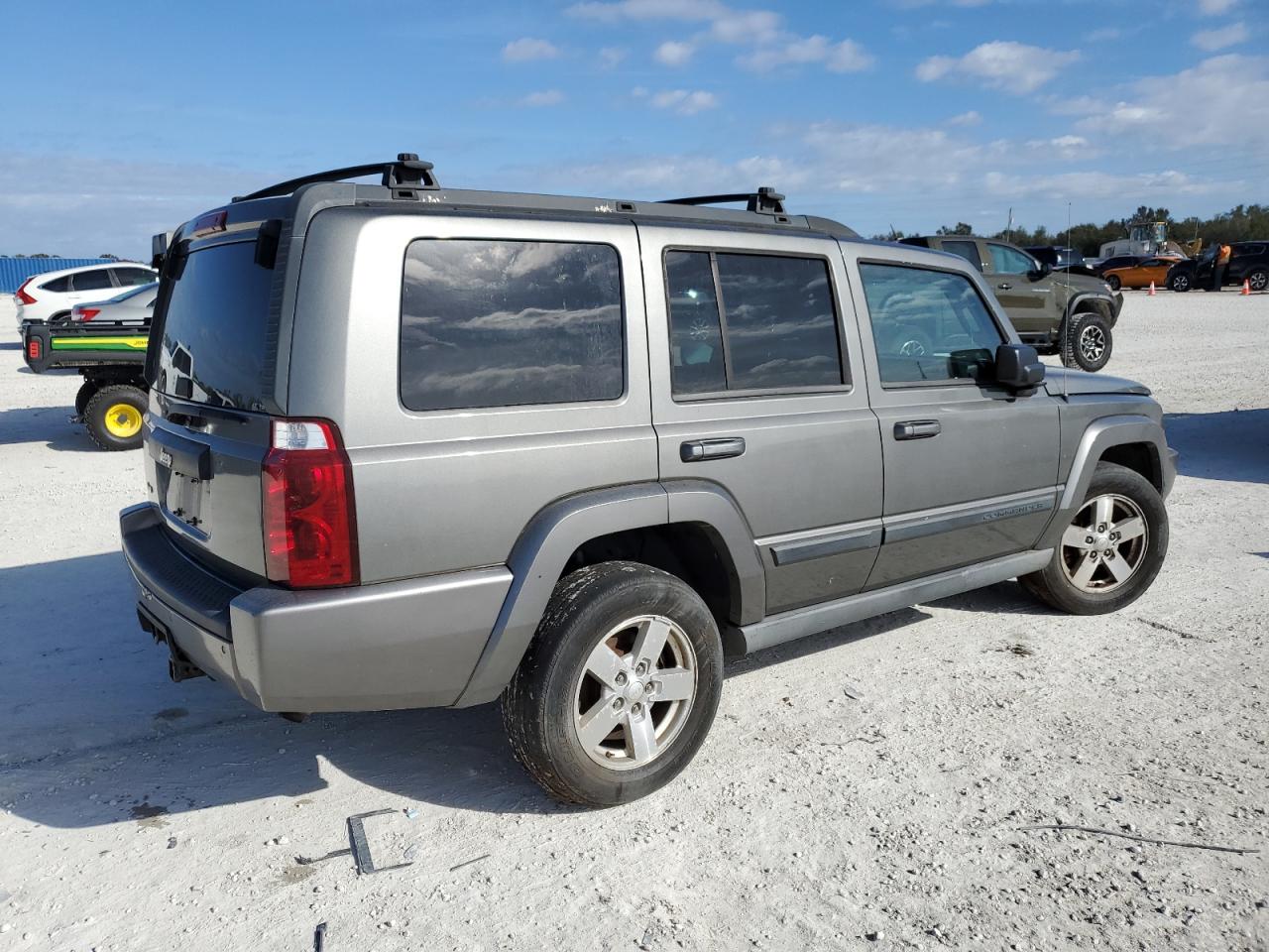 Image 3 of 2007 JEEP COMMANDER  2007 with VIN 1J8HG48KX7C577793