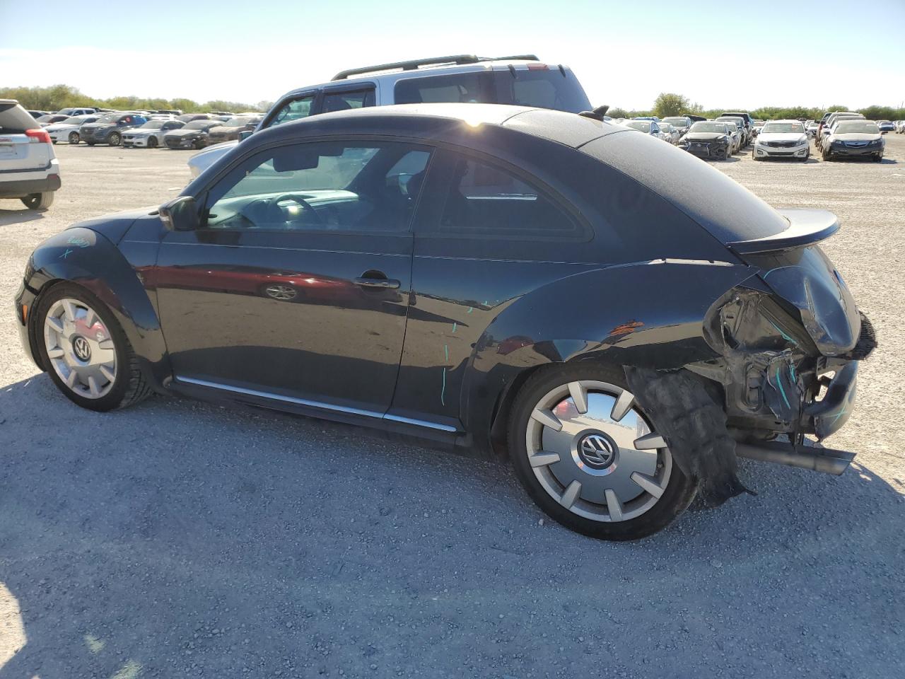 Image 2 of 2018 VOLKSWAGEN BEETLE S 2018 with VIN 3VWFD7AT6JM710533