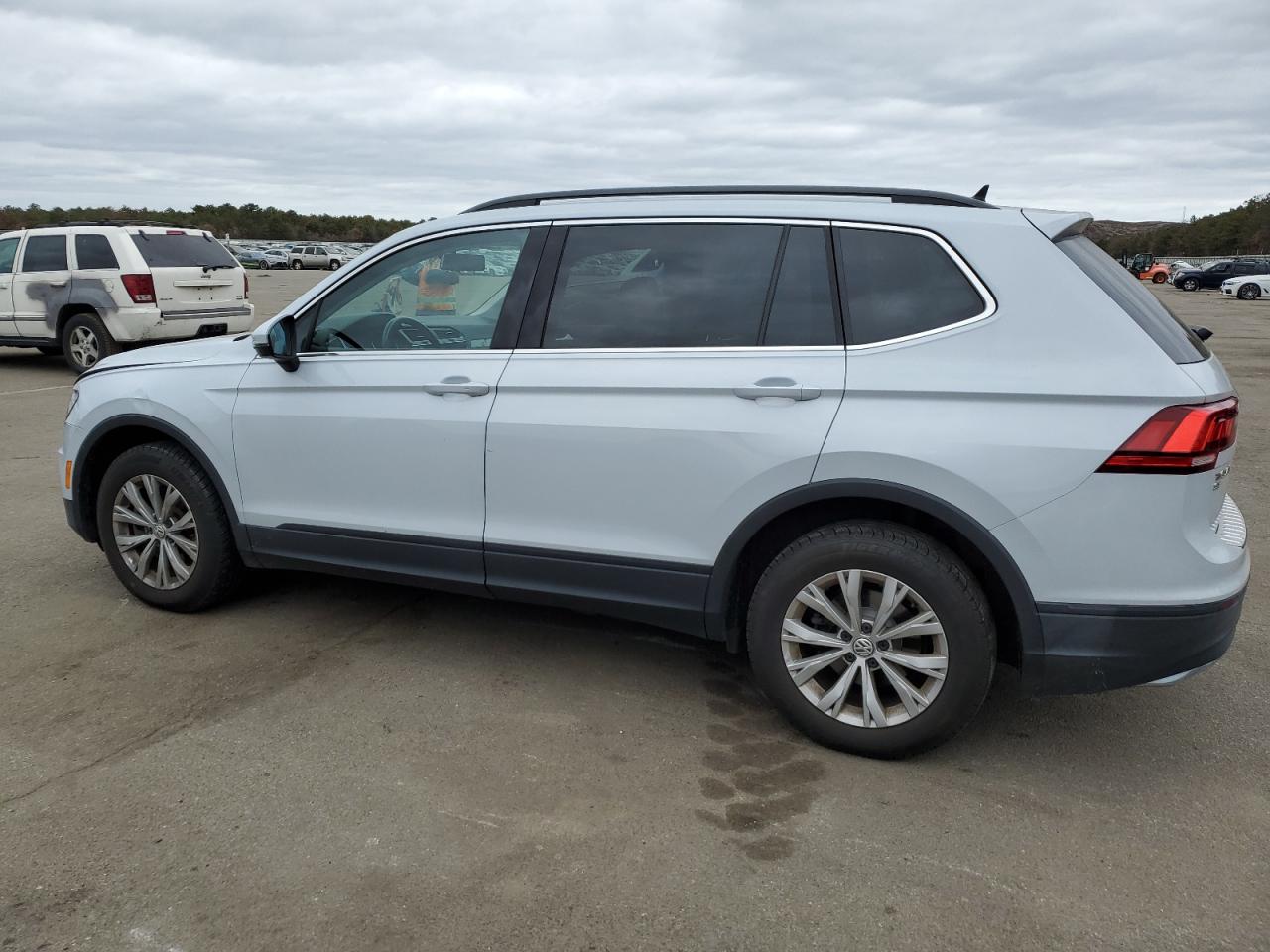 Изображение 2 2019 VOLKSWAGEN TIGUAN SE 2019 с VIN 3VV2B7AXXKM050641